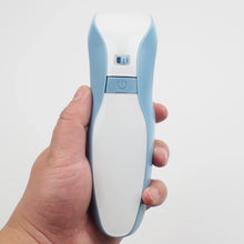 Cargar imagen en el visor de la galería, Pluma Reparadora de la Piel Profesional. Reduce las Manchas de Tatuajes, Reafirma Estirando la Piel y Reduce Manchas de la Edad.
